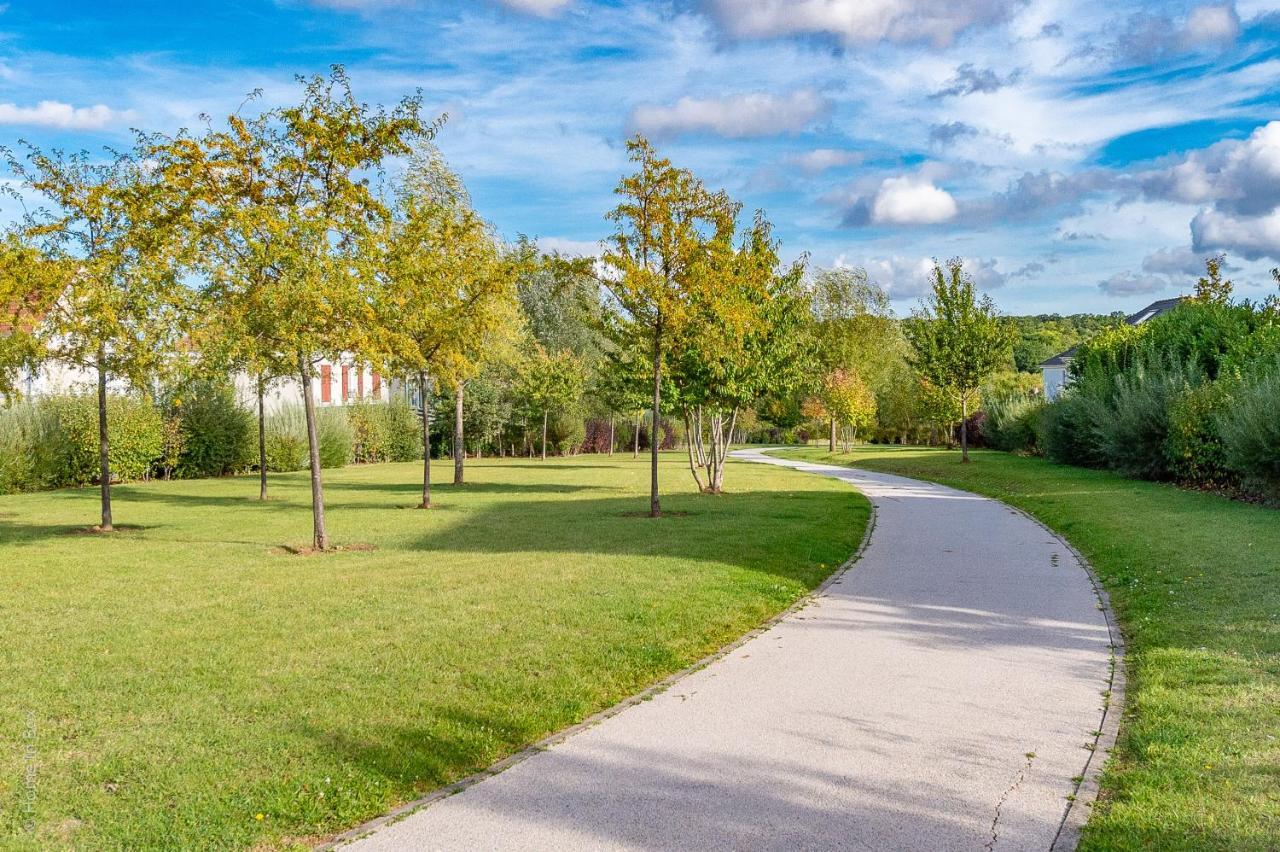 Gite La Villa Omagny Paris Marne-La-Vallee Bagian luar foto